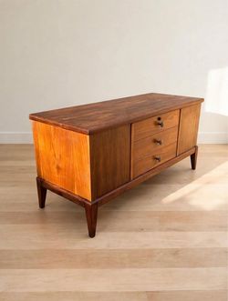 Lane Cedar Chest 1959 - Walnut MCM Mid Century Modern Blanket Chest - Refinished - Original Tags