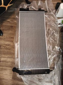 Pa66-gf30 Radiator/Camry/Corolla/Rav4/Avalon/4Runner(Brand New)