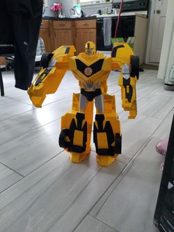 Transformers Light Up & Talking BUMBLEBEE 