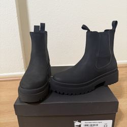 Boots Size 8