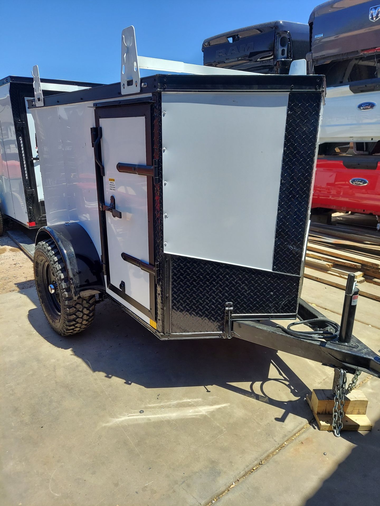 4 x 6 enclosed trailer