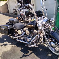 **STOLEN***2000 HARLEY  DAVIDSON HERITAGE SOFTAIL CLASSIC.     (Read Disription)