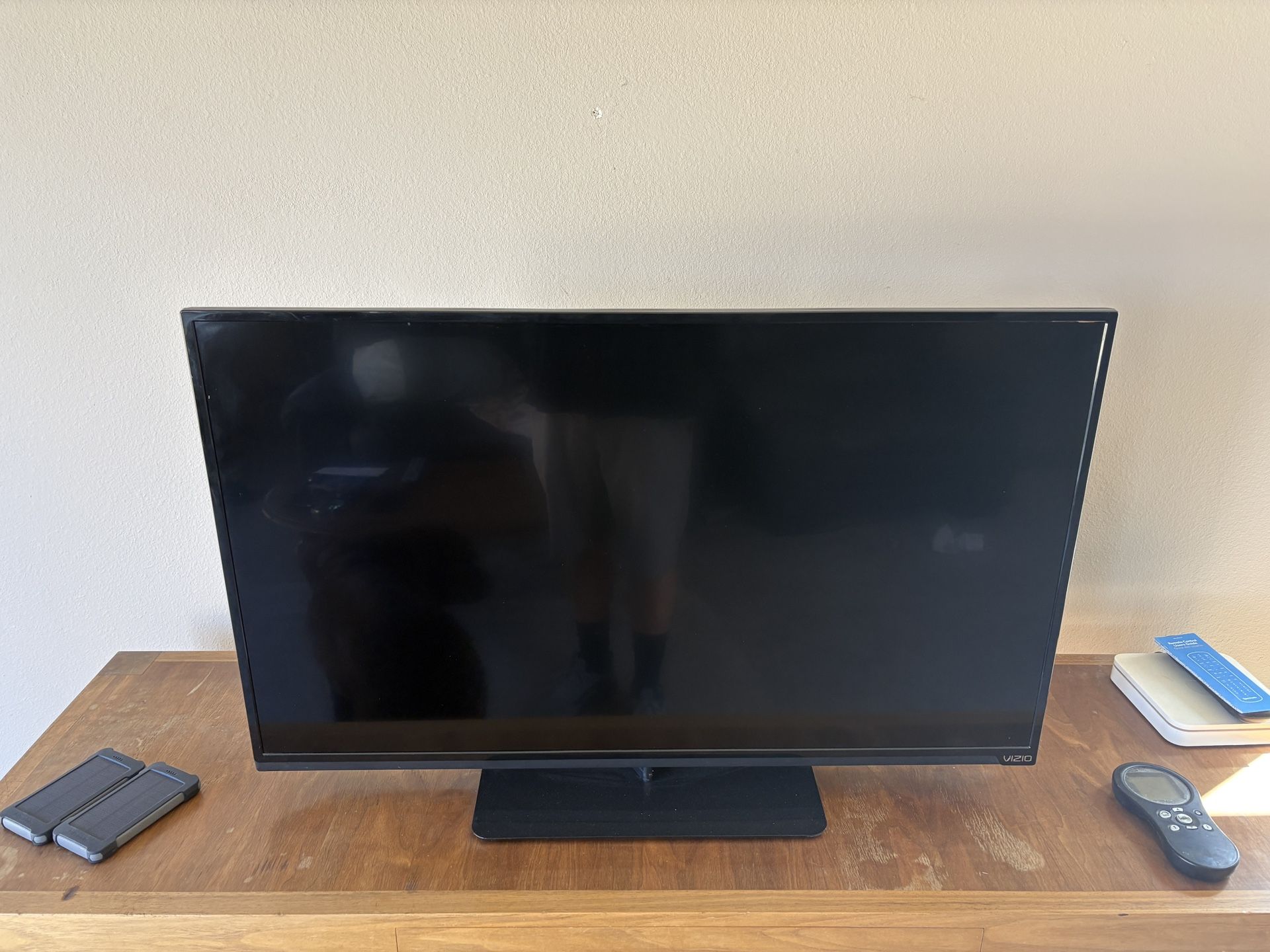 VIZIO LCD TV 39 Inch