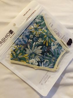 😷Beautiful face mask with ear adjustment