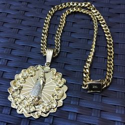14K gold plated 8mm Cuban Link chain and pendant