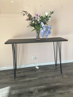 Small Tall Table With Flower Arrangement 13Wide 47long 32 Tall