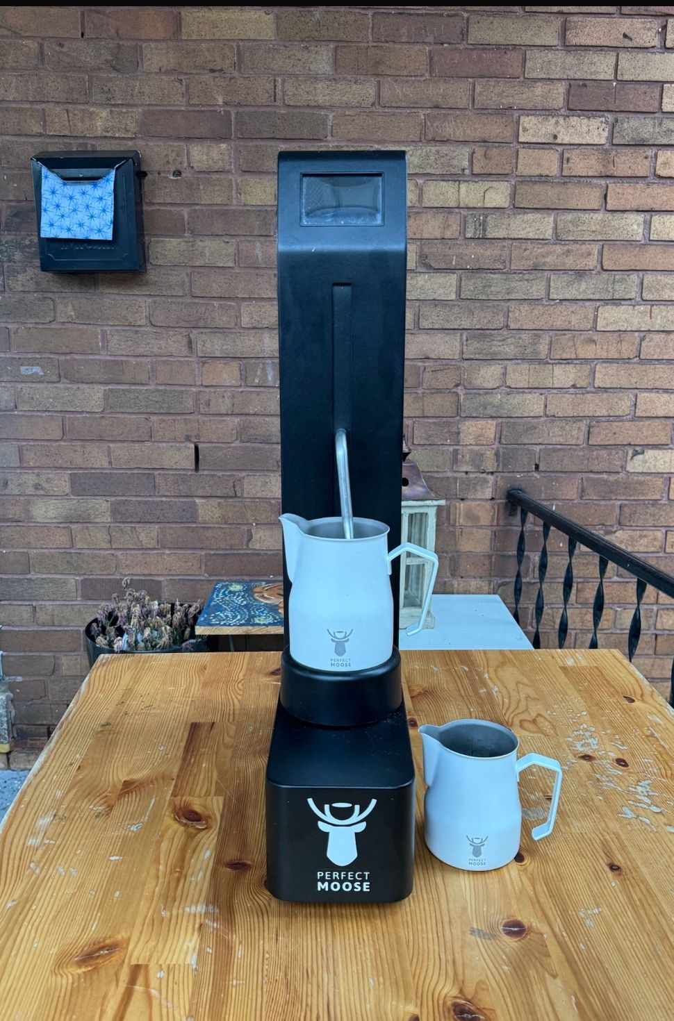 Perfect Moose (A ROBOT FOR PERFECT CAPPUCCINO)