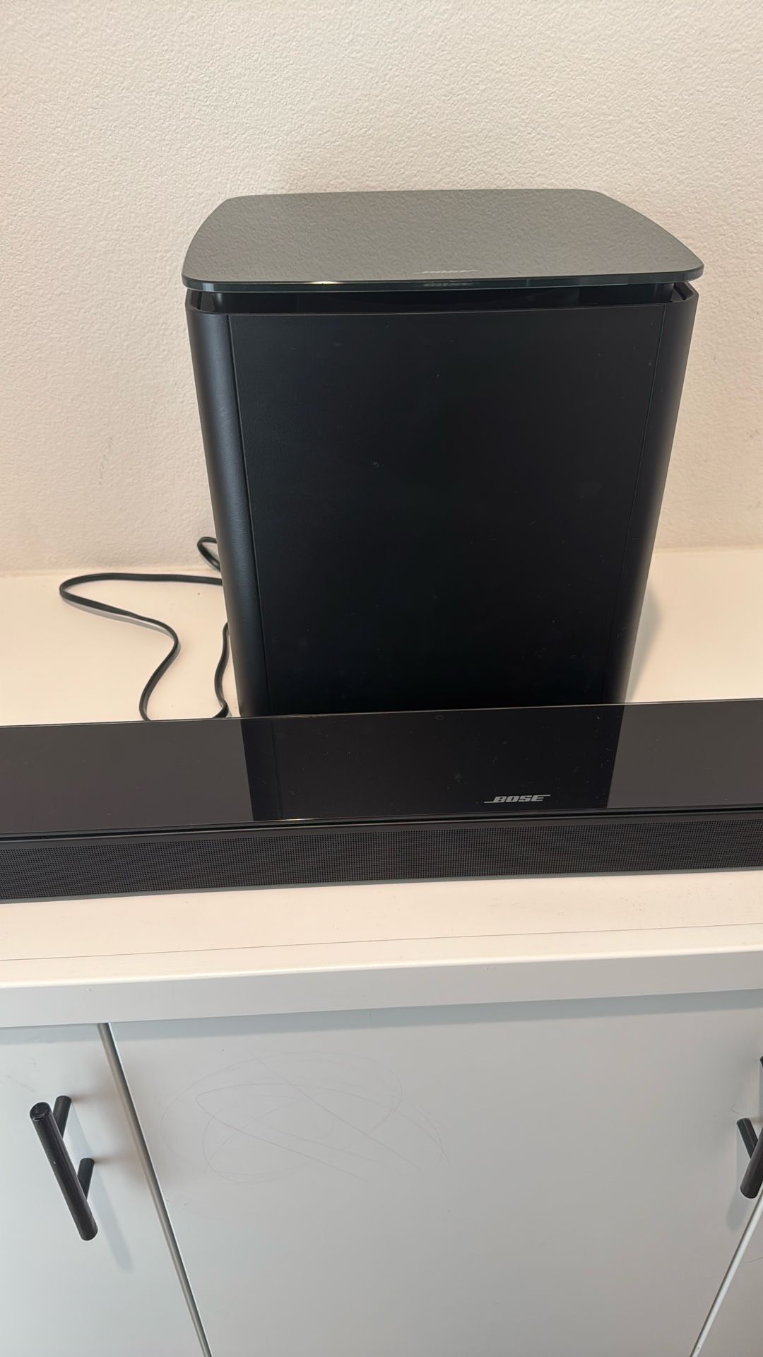 Bose 300 Soundbar And Subwoofer