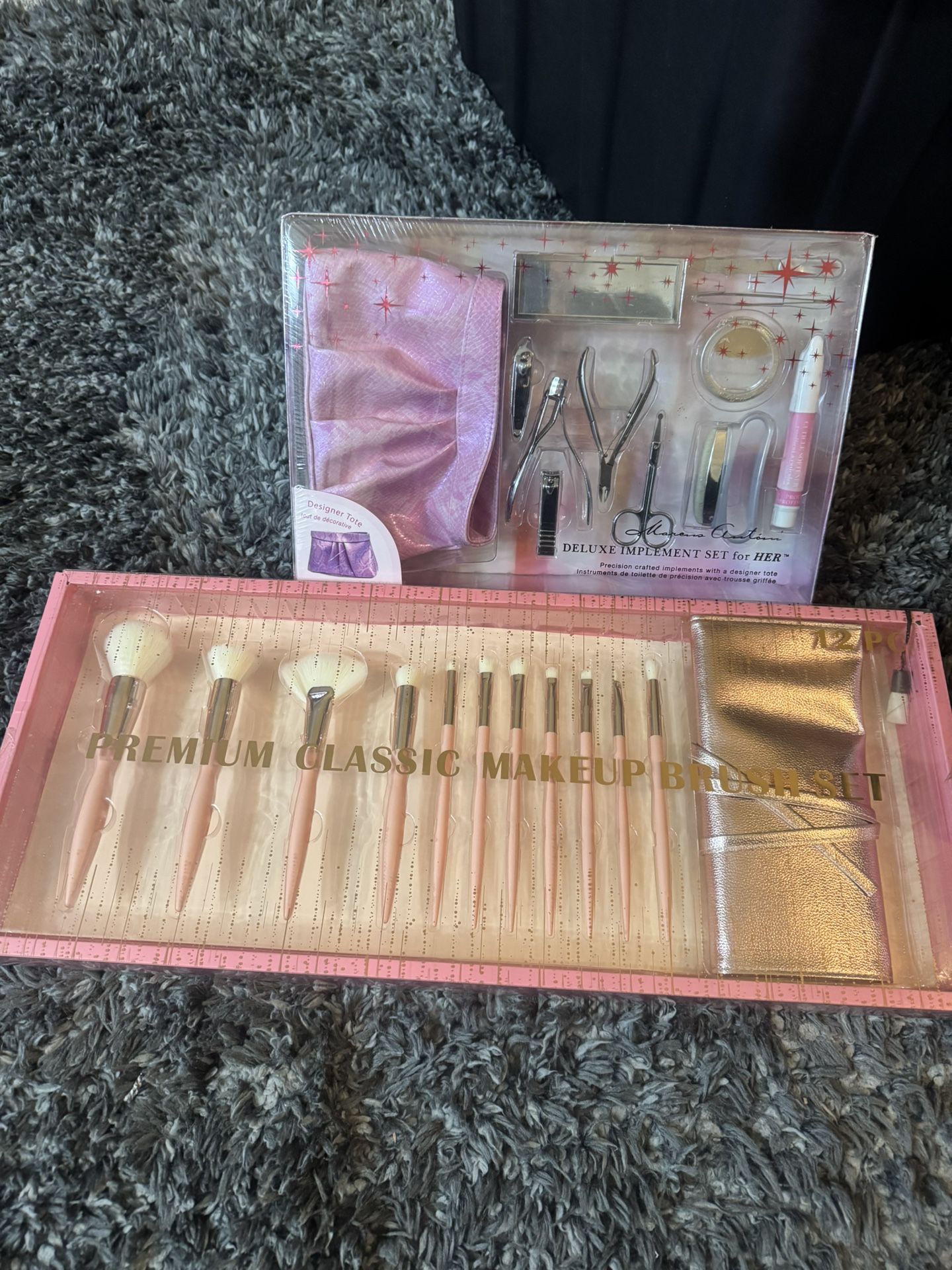 Christmas Deluxe Brush Kit D Elude Manacure Set with Bag New