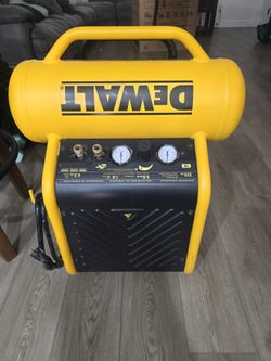 Dewalt Compressor 4.5 Gallon 