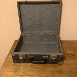 Antique Traveler’s Case.          1920’s.          Good