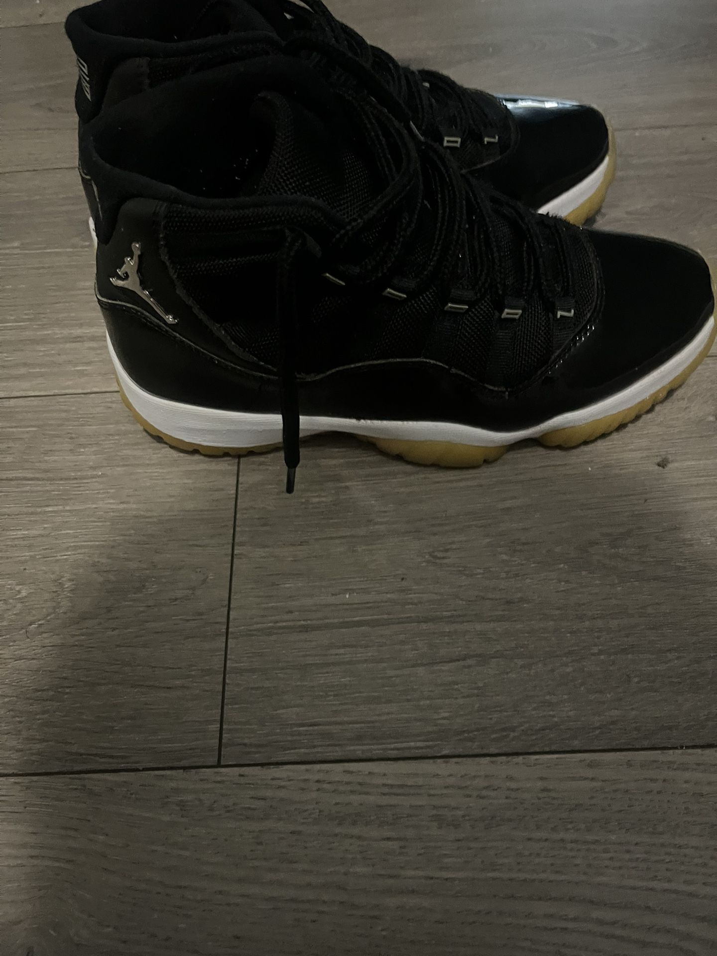 Air Jordan 11 Retro Jubilee Size 9