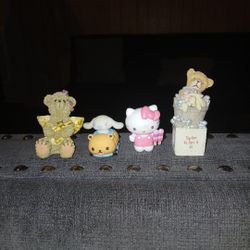 Decoration And Hello Kitty Dolls