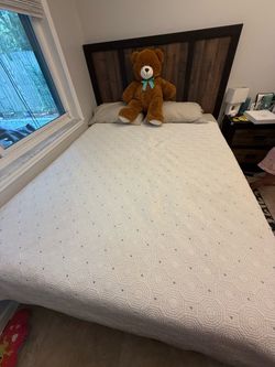 Queen bed