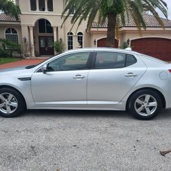 2015 Kia Optima. Runs Super. 120000 Miles. Financing!