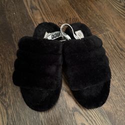 Like New Women’s UGG Shoes, Size 8