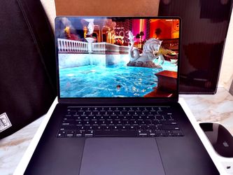 Apple MacBook M3  15 inch