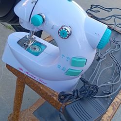 Kids Sewing Machine 