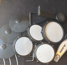Alesis nitro max electric drum set