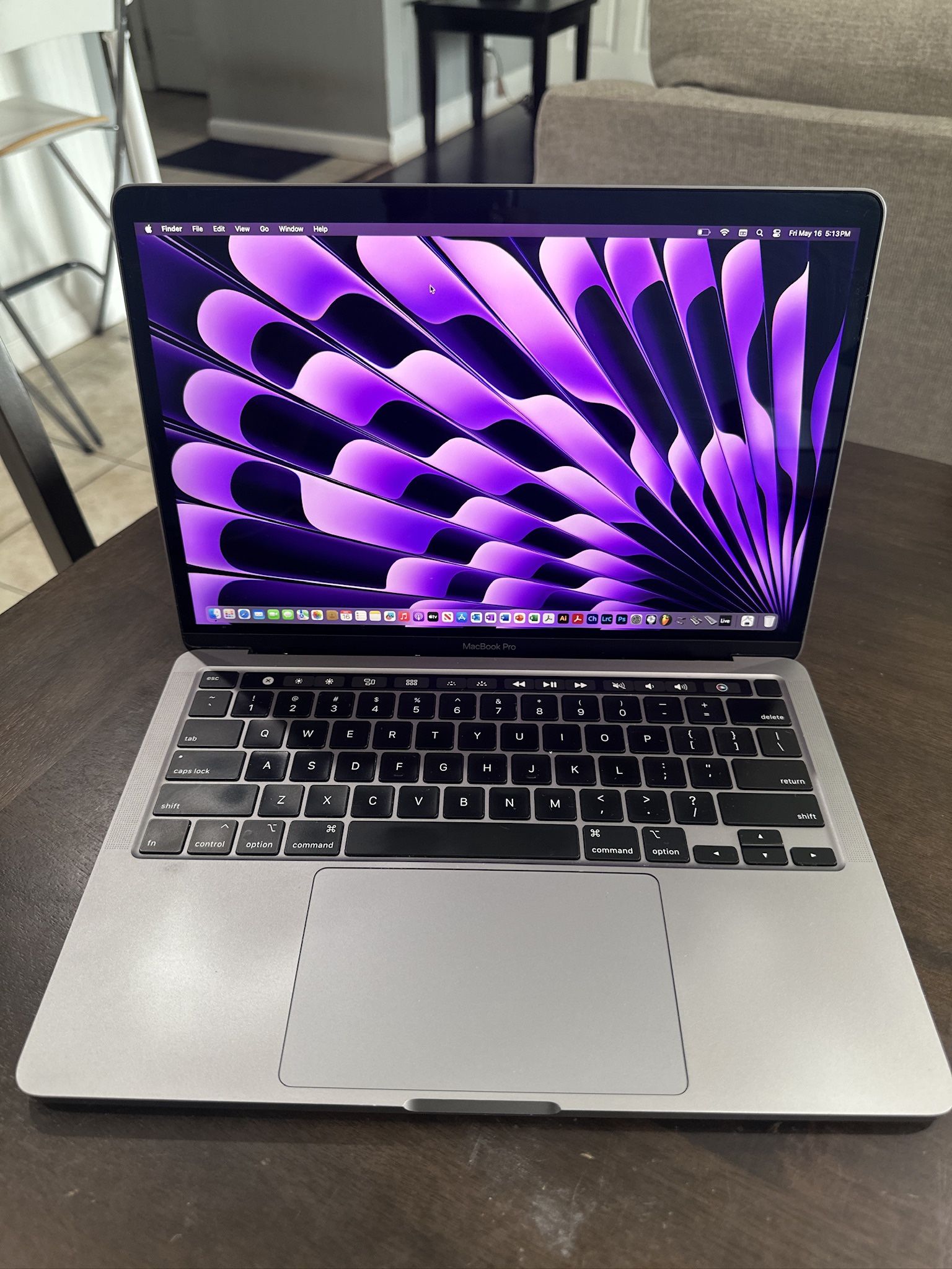 APPLE MACBOOK PRO 13” TOUCHBAR INTEL QUAD CORE i5 16GB RAM 256GB SSD! LOADED!
