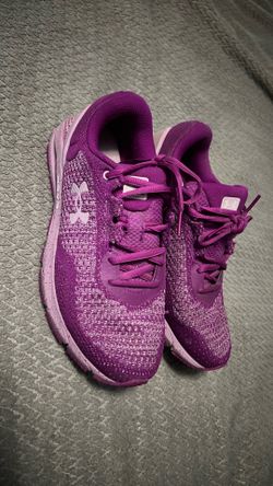 UNDER ARMOUR SZ 8 WOMEN