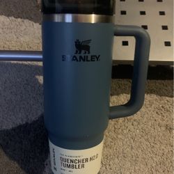 30oz blue spruce stanley quencher cup