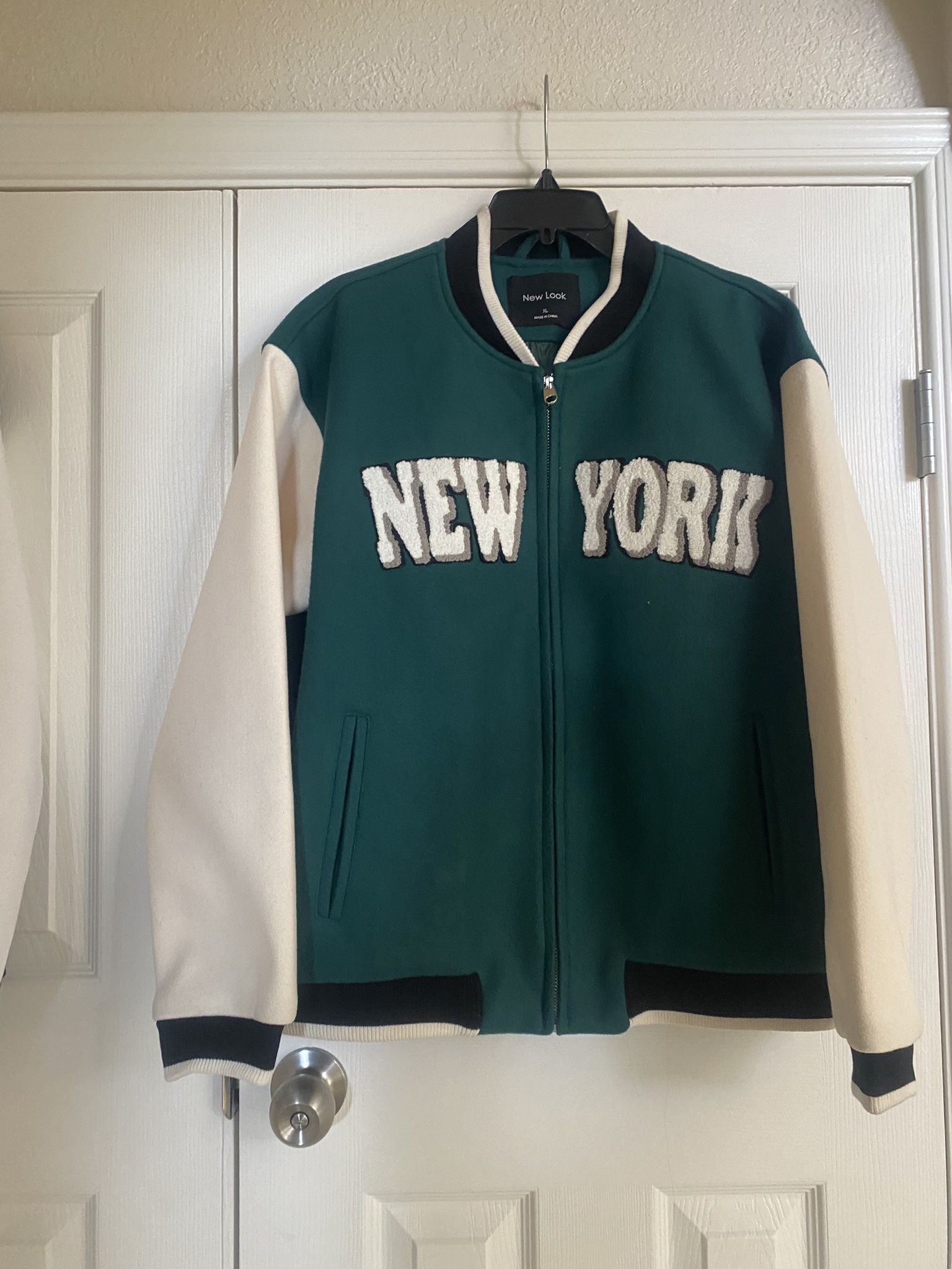 Nice Jacket Unisex Size XL New No Tags