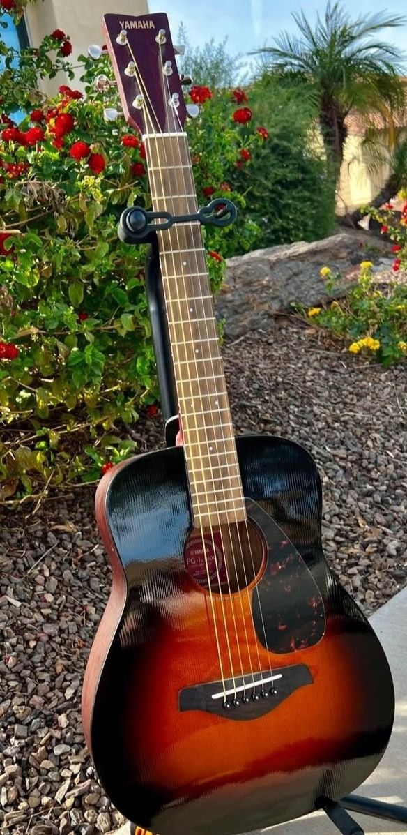 Yamaha FG JR2 Acoustic Guitar Sunburst