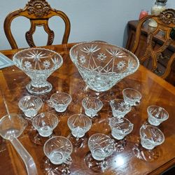 12 Tazas De Cristal Más La Ponchera