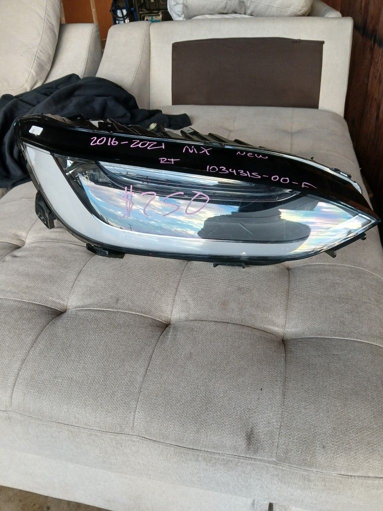 Tesla Model X Headlights