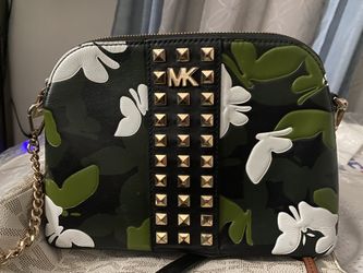 Purses Price Vary  All For $250  Sold Separately Too 