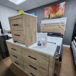 Queen 3 Pc Bedroom Set Avail In 3 Colors ! 