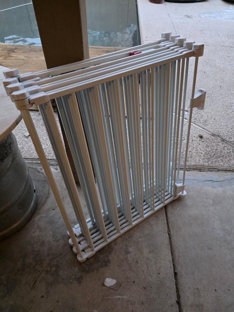 Metal Extending Baby Gate