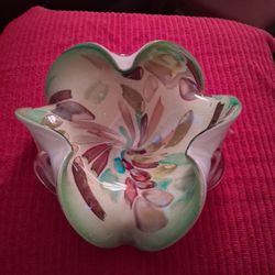 VINTAGE MURANO ITALY ART GLASS BOWL WITH A SOFT RUFFLED EDGE 