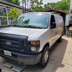 2013 Ford E-150