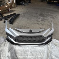 Toyota Corolla SE/XSE Bumper / Rear Valance OEM ( READ DESCRIPTION)