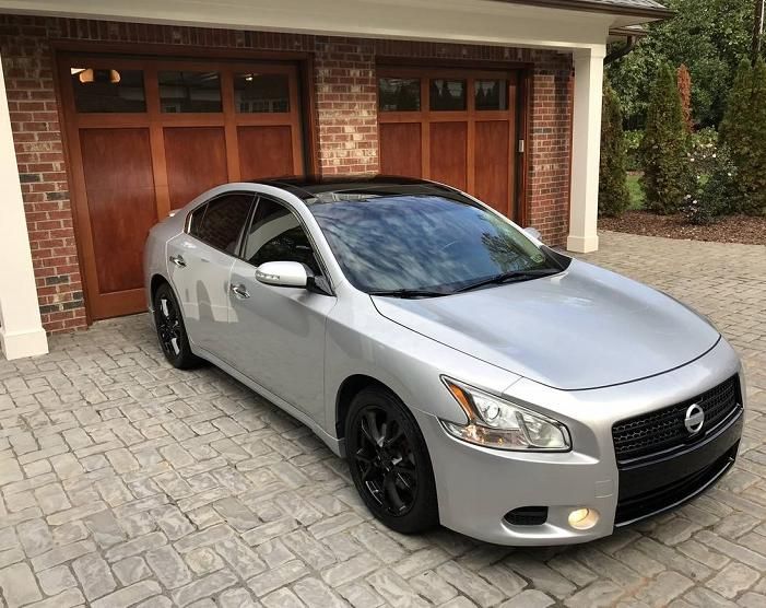 2009 Nissan Maxima price $1400