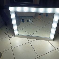 Vanity mirror