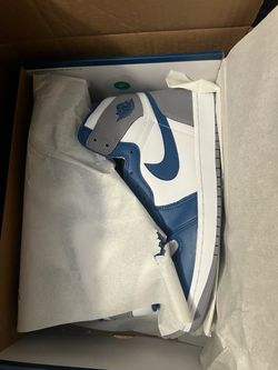 Air Jordan 1 Retro High OG Sneaker size 13
