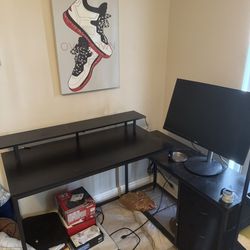 Computer desk