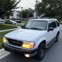 2000 Ford Explorer XLT