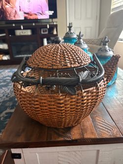 Wicker Teapot-Shaped Basket with Lid