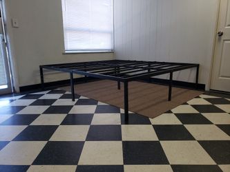 King size bed frame - can DELIVER almost anywhere for $20 extra - gently used and in very good condition 😍