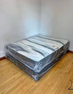 For sale ❤️ Full Size New Mattress & Box spring Needs Gone For Sale