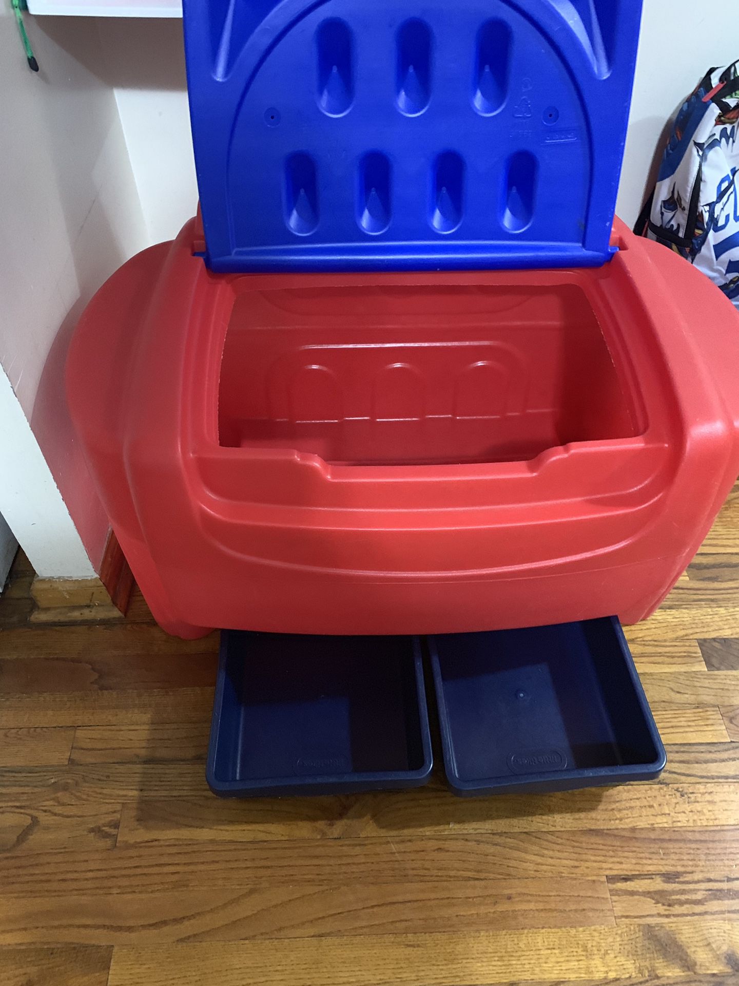 Little tikes toy chest