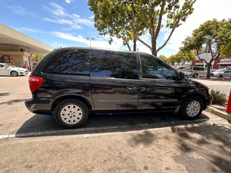 2006 Chrysler town & country inn