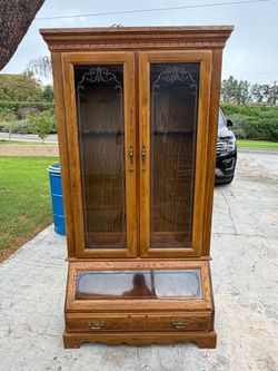 Vintage gun cabinet oak