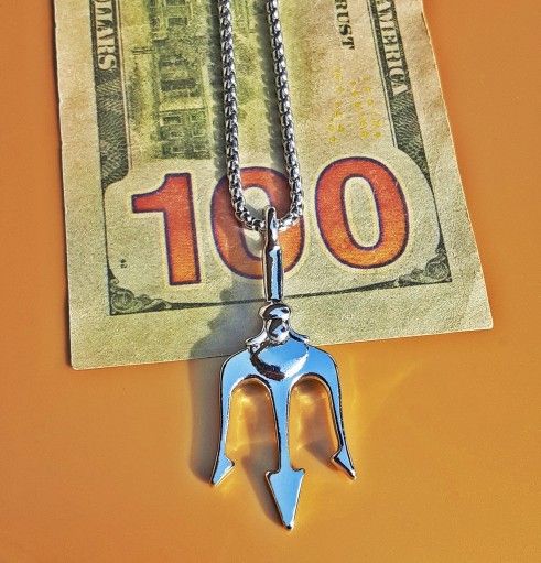 Trident Pendant 24 Inch Chain Necklace