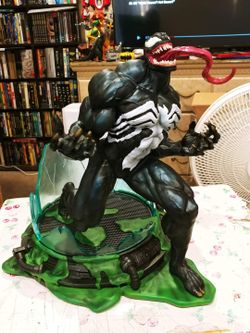 Marvel Premier Collection Venom Resin Statue