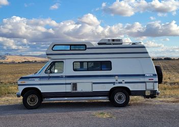 1987 Ford E-250 Fiesta Supreme Camper Van – Adventure Ready